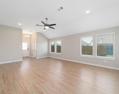 8326 Royal Breeze Drive - Photo Thumbnail 7