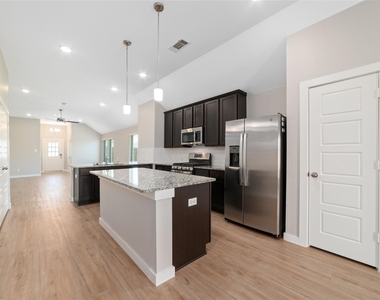 8326 Royal Breeze Drive - Photo Thumbnail 10