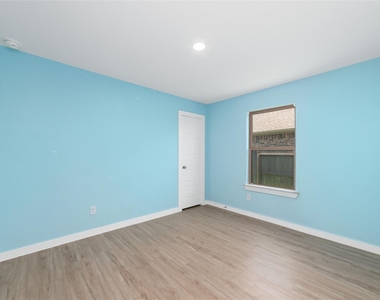 8326 Royal Breeze Drive - Photo Thumbnail 18