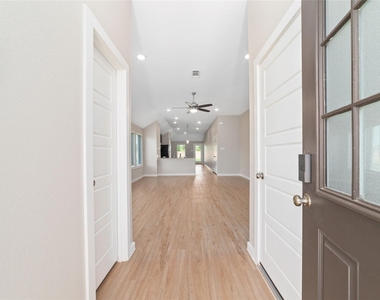 8326 Royal Breeze Drive - Photo Thumbnail 3