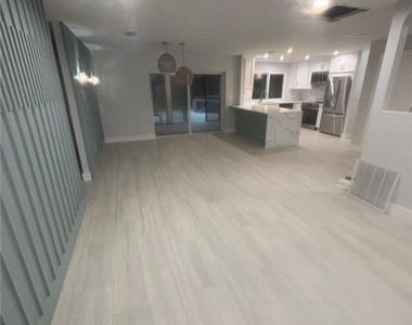 27157 Edenbridge Court - Photo Thumbnail 5