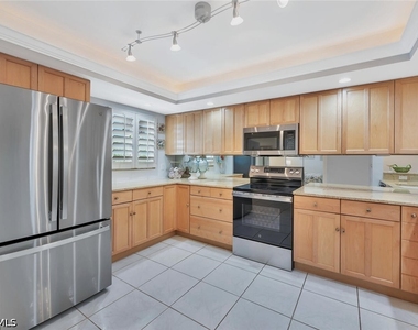12945 Vanderbilt Drive - Photo Thumbnail 5