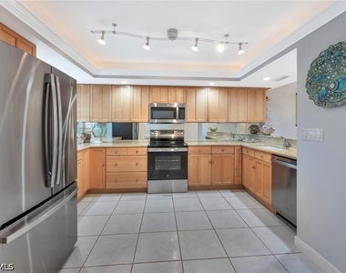 12945 Vanderbilt Drive - Photo Thumbnail 7