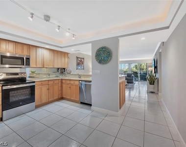 12945 Vanderbilt Drive - Photo Thumbnail 6