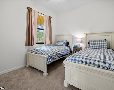 9735 Acqua Court - Photo Thumbnail 15