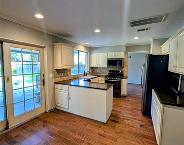 12506 Mill Ridge Drive - Photo Thumbnail 8