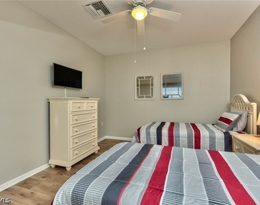 7935 Mahogany Run Lane - Photo Thumbnail 9