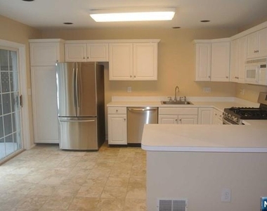 490 Green Mountain - Photo Thumbnail 2