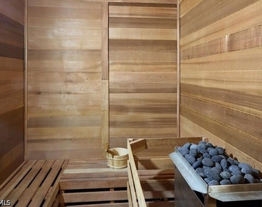 5697 Melbourne Court - Photo Thumbnail 22