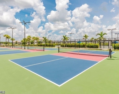 5697 Melbourne Court - Photo Thumbnail 20