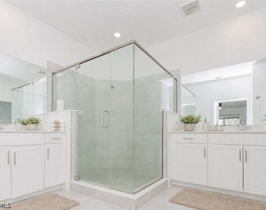 5697 Melbourne Court - Photo Thumbnail 9