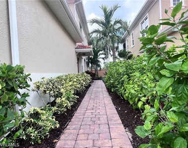 28008 Sosta Lane - Photo Thumbnail 24