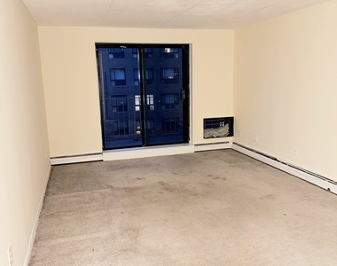 687 Bronx River Road - Photo Thumbnail 3