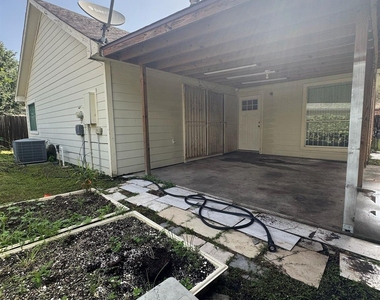 6918 Puerta Vista Lane - Photo Thumbnail 16