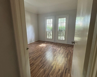 6918 Puerta Vista Lane - Photo Thumbnail 7