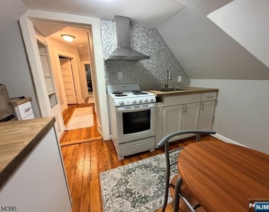 262 Claremont - Photo Thumbnail 6