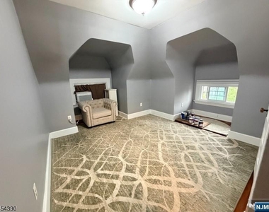 262 Claremont - Photo Thumbnail 8