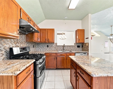 7723 Valera Lane - Photo Thumbnail 9
