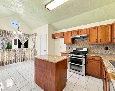 7723 Valera Lane - Photo Thumbnail 7
