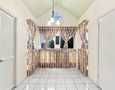 7723 Valera Lane - Photo Thumbnail 11