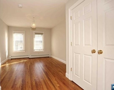 14 Kensington - Photo Thumbnail 24