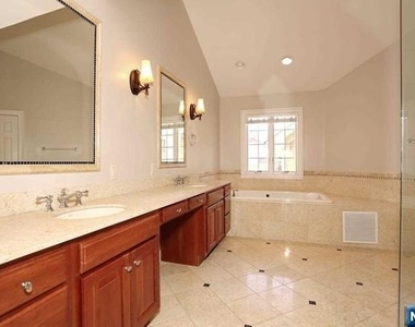 14 Kensington - Photo Thumbnail 36