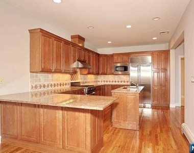 14 Kensington - Photo Thumbnail 14
