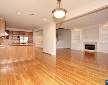 14 Kensington - Photo Thumbnail 13