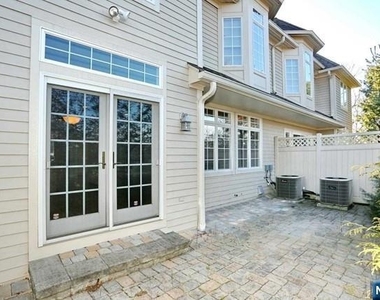 14 Kensington - Photo Thumbnail 12
