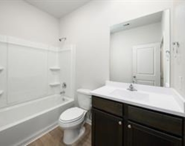 15438 Maple Terrace Drive - Photo Thumbnail 8