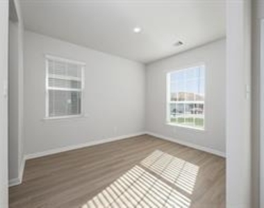 15438 Maple Terrace Drive - Photo Thumbnail 7