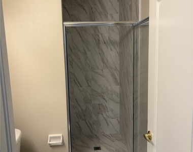 9409 Ivy Brook Run - Photo Thumbnail 3