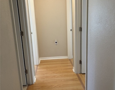 9409 Ivy Brook Run - Photo Thumbnail 7