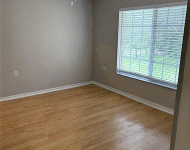 9409 Ivy Brook Run - Photo Thumbnail 10