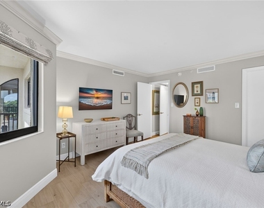 6020 Pelican Bay Boulevard - Photo Thumbnail 18
