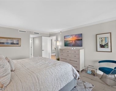 6020 Pelican Bay Boulevard - Photo Thumbnail 15