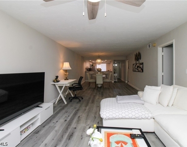 3602 Arctic Circle - Photo Thumbnail 26