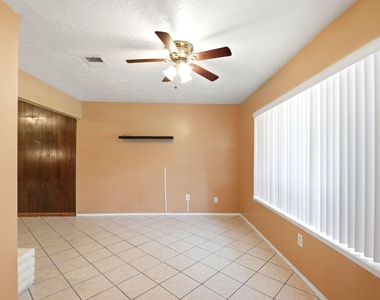 11418 Hendon Lane - Photo Thumbnail 4