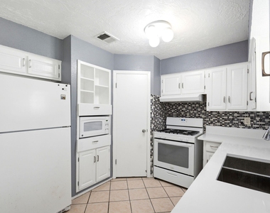 11418 Hendon Lane - Photo Thumbnail 12