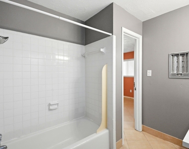 11418 Hendon Lane - Photo Thumbnail 20