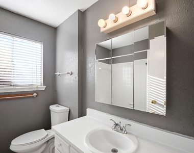 11418 Hendon Lane - Photo Thumbnail 23