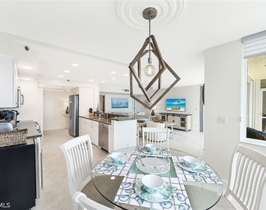 5550 Heron Point Drive - Photo Thumbnail 4