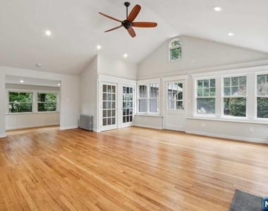 261 W Saddle River - Photo Thumbnail 14