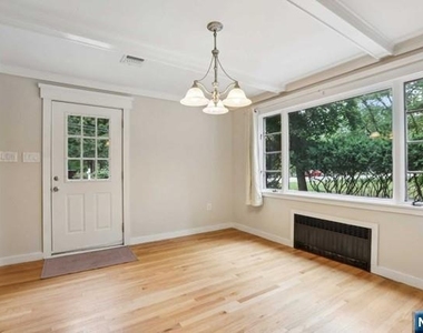 261 W Saddle River - Photo Thumbnail 11