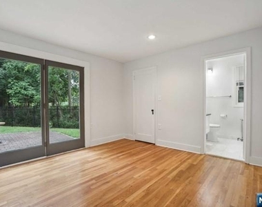 261 W Saddle River - Photo Thumbnail 18