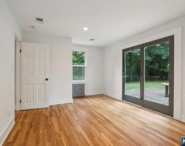 261 W Saddle River - Photo Thumbnail 17