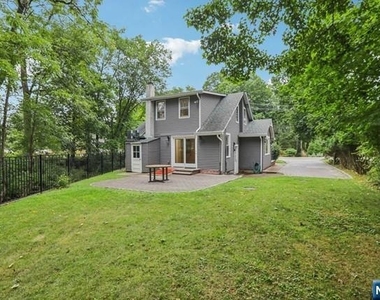 261 W Saddle River - Photo Thumbnail 42