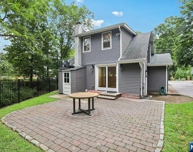 261 W Saddle River - Photo Thumbnail 40