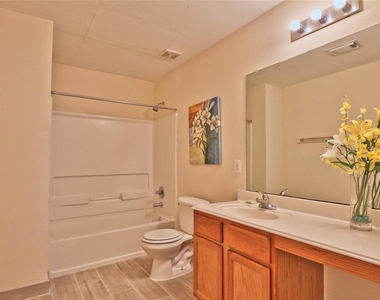 14423 Moreno Avenue - Photo Thumbnail 19