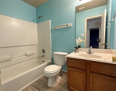 14423 Moreno Avenue - Photo Thumbnail 20